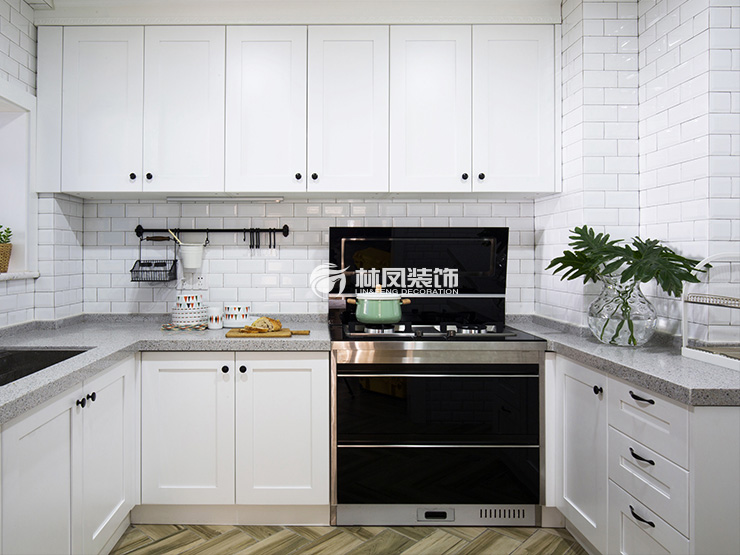 中海和平之門(mén)GHOUSE天際U型廚房裝修效果圖